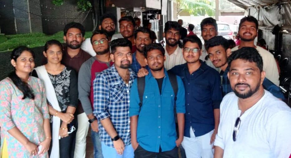 Piramanayagam Ramakrishnan with team