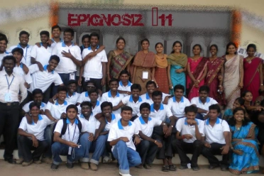 Kailash ponnusamy with school mates