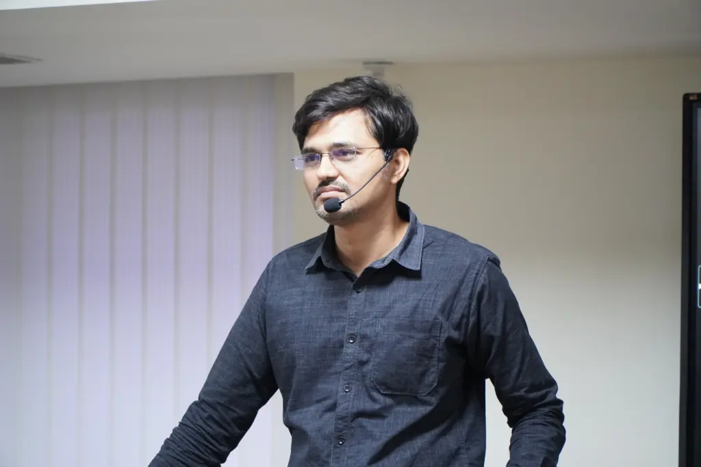 Baskaran Sethurajan taking session in Dev Training