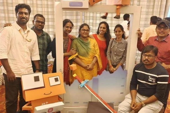 Jayaleshwari Nagarajan with Syncfusion team