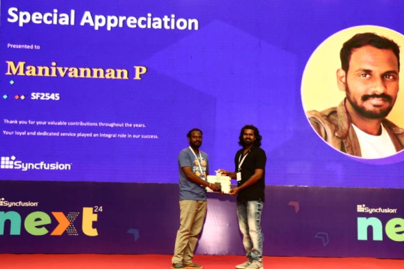 Manivannan padmanaban receving certificate in next event