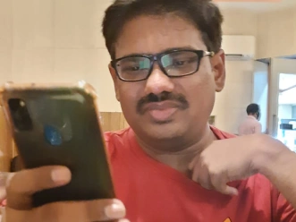 Mohamed Abdul with his phone