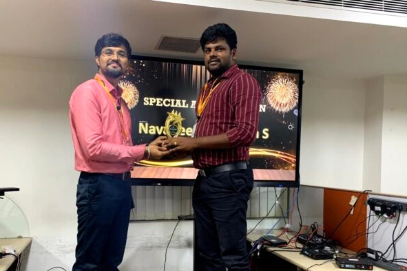Navaneetha Kannan Sudalai Muthu Receiving Appreciation From Baskaran