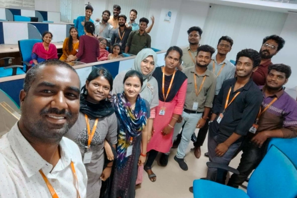 Piruthuviraj taking selfie with his team