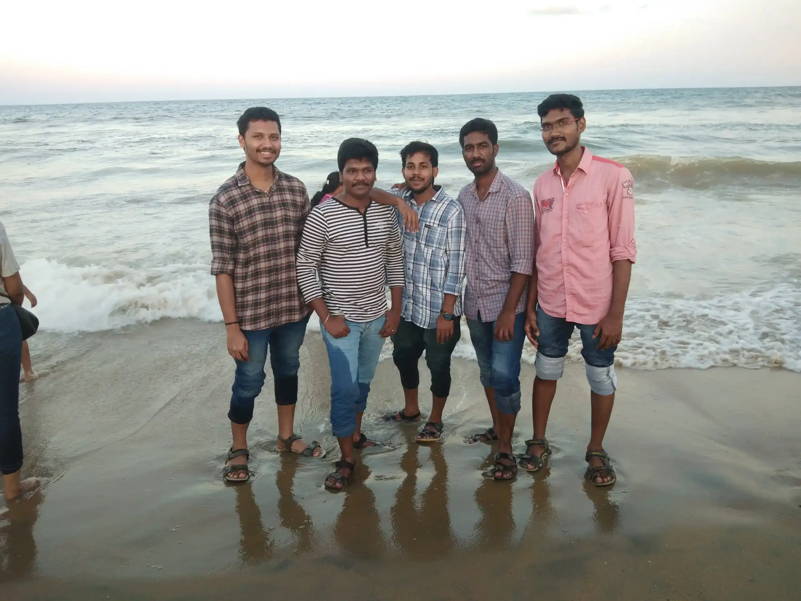 Piruthuviraj with his friends in the beach