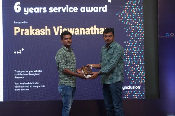 Prakash Viswanathan Receiving a Sixth Year Service Award
