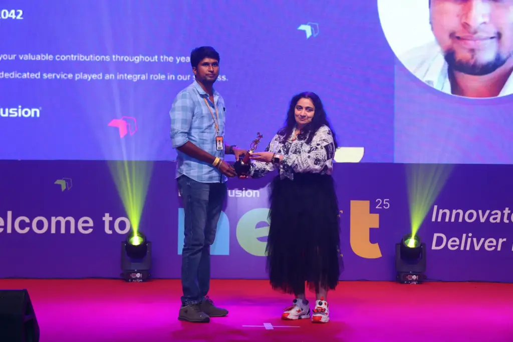 Ranjith Maniarasu Receiving an Award