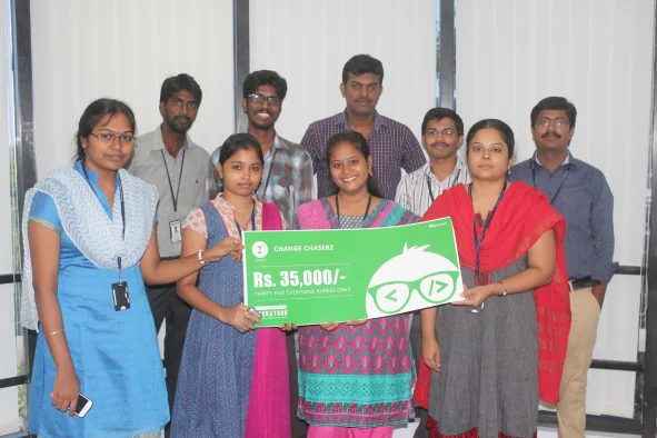 Sangeetha Parameswaran and team receiving certificate