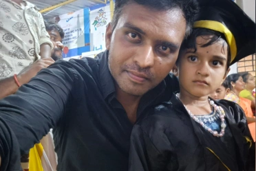 Satheesh Kumar Kalimuthu With Daughter