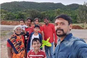 Senthilkumar with family members