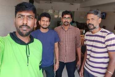 Senthilkumar with friends selfie