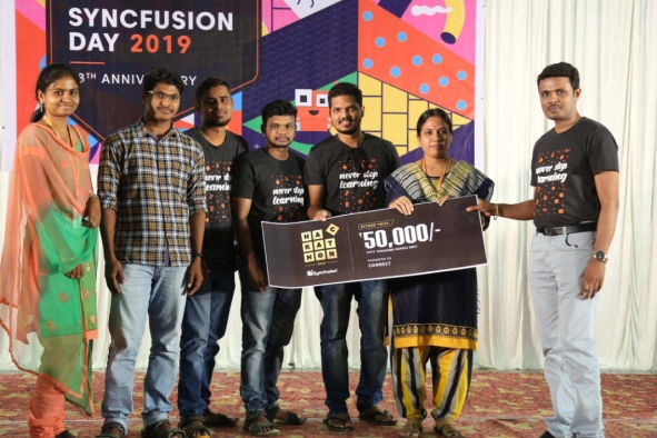 Sowmiya Venkatesan With Hackathon Winning Team