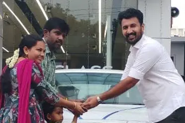 Vellur Pandian Kaliappan with New Car