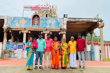 Vellur Pandian Kaliappan Family at Temple