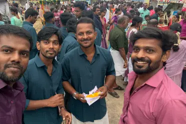 Vellur Pandian Kaliappan Friends Selfie