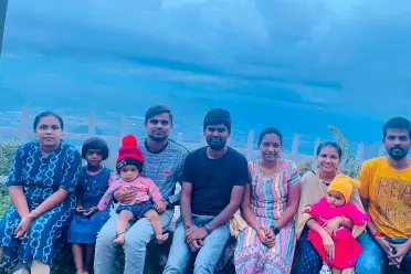 Vellur Pandian Kaliappan with Family