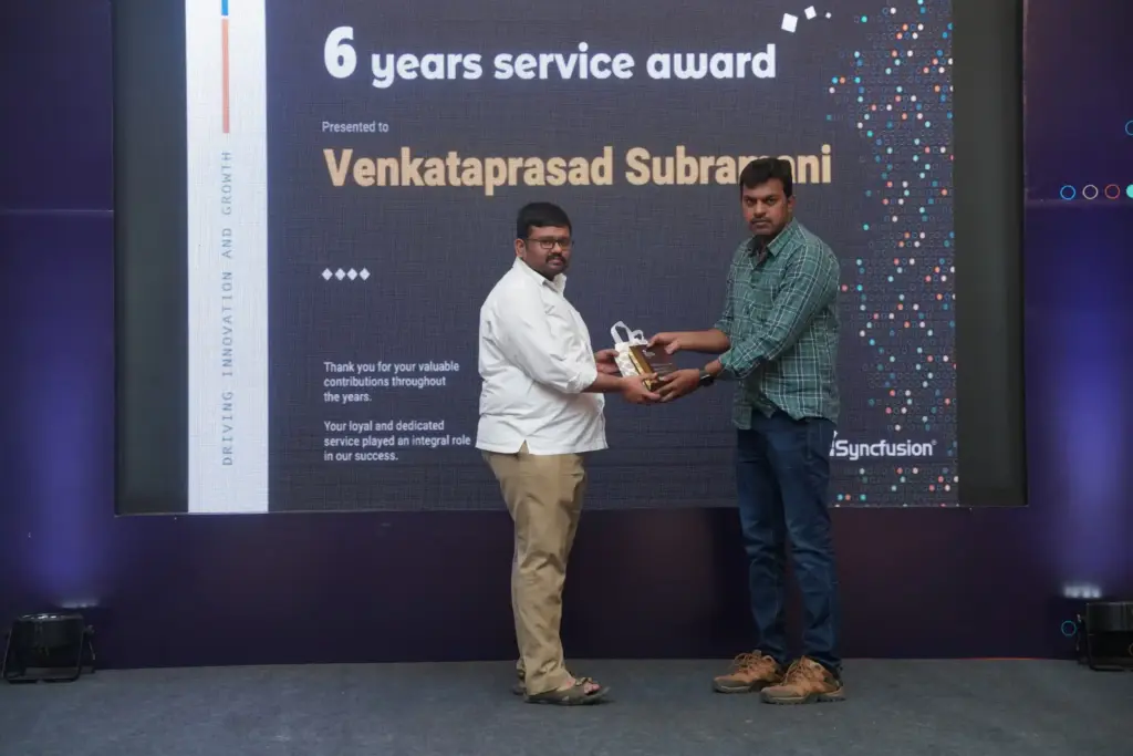 Venkataprasad Subramani Receiving a Sixth Year Service Award
