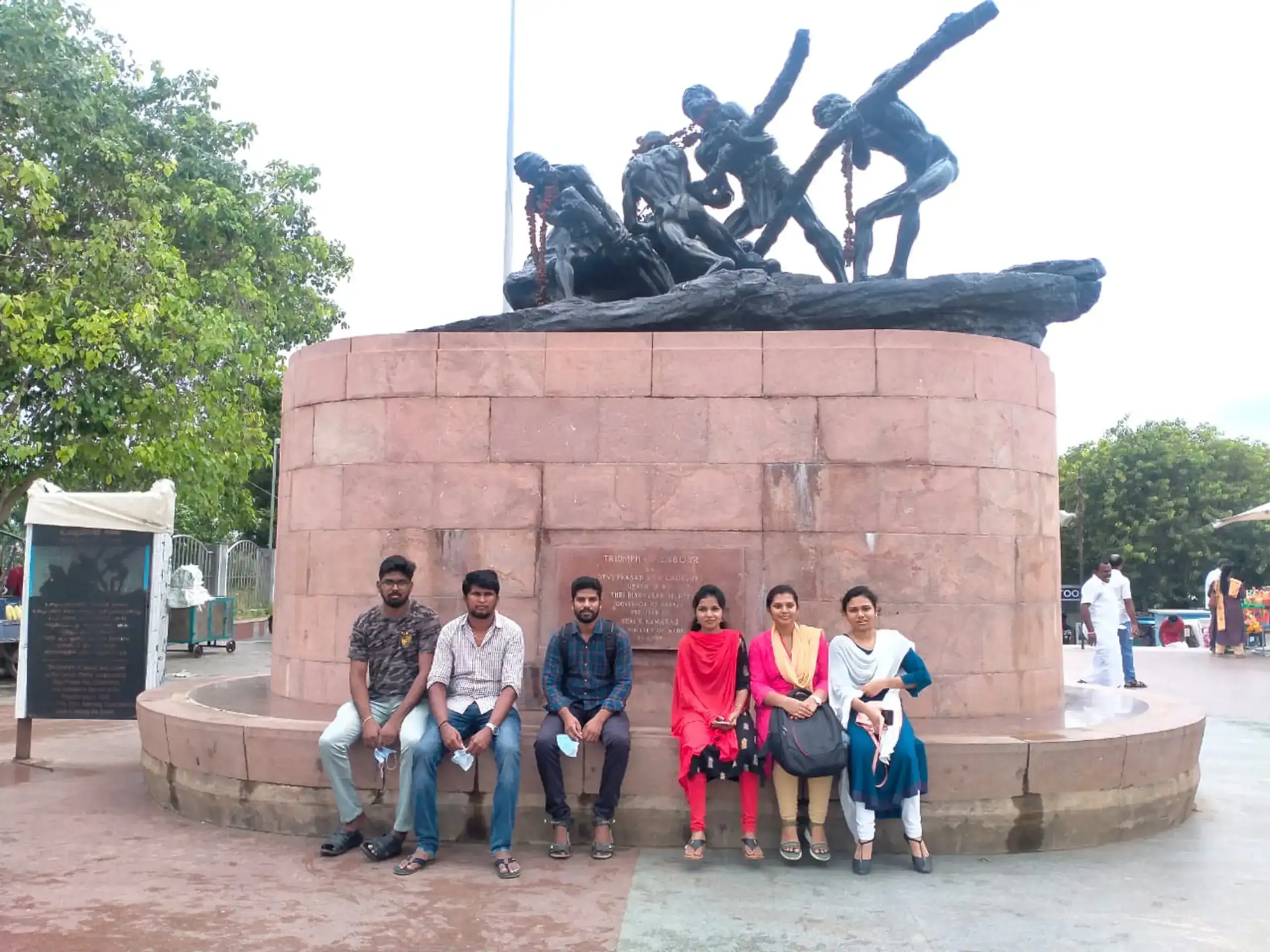 Vinoth srinivasan with friends in beach