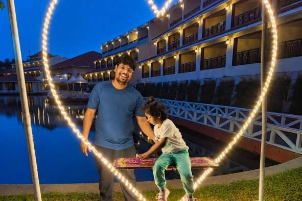 Vivek Sankar With Daughter